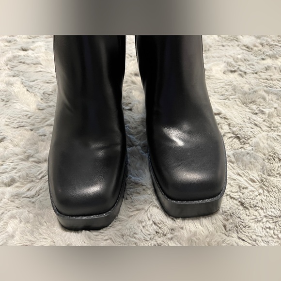 Black Leather Knee Boots - size 6 - Picture 2 of 10